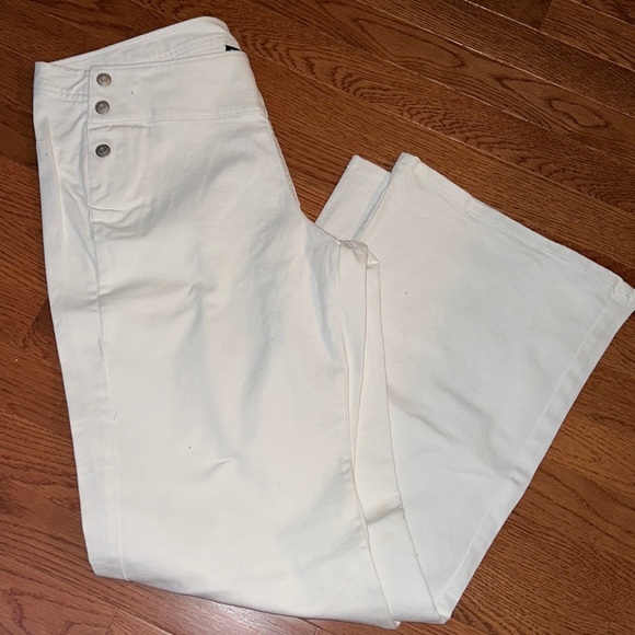 Express Women’s White Jeans Side Buttons Size 13/14 - Picture 1 of 6
